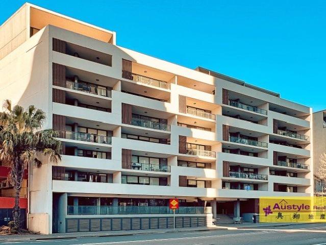 Large Two Bedrooms Apartment / Close to Parramatta CBD!
