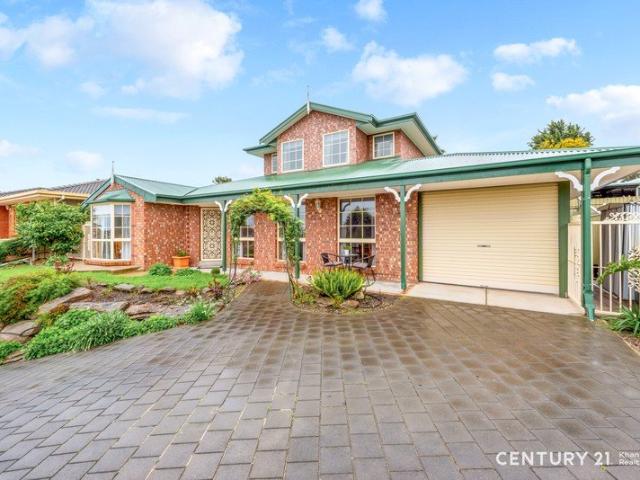 LARGE TWO STOREY FAMILY HOME IN A PRIME HALLETT COVE LOCATION