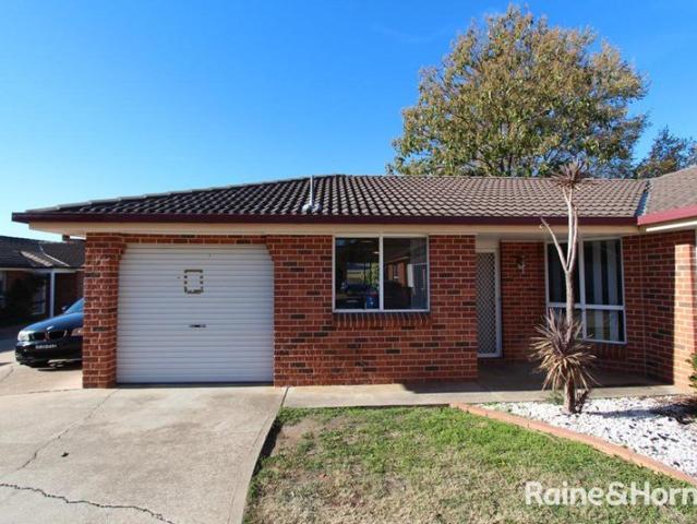 3 bedroom Unit Lower end of Lambert St Available 31/7/26