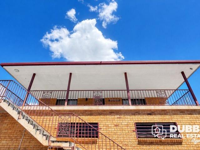 LARGE UPSTAIRS UNIT IN WEST DUBBO