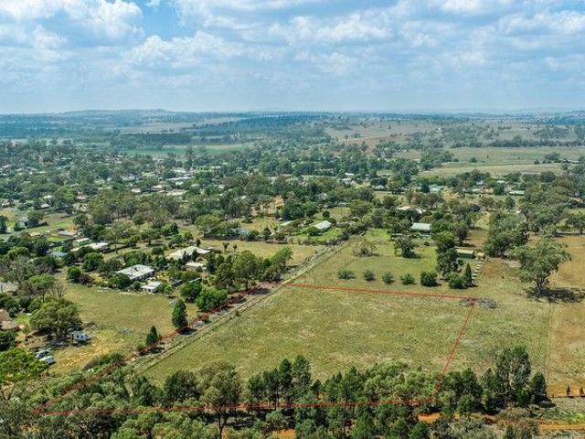 LARGE VACANT BLOCK WITHIN GEURIE VILLAGE WITH SO MUCH POTENTIAL!