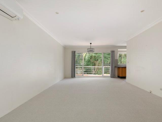 Large villa in parkside position near waterfront