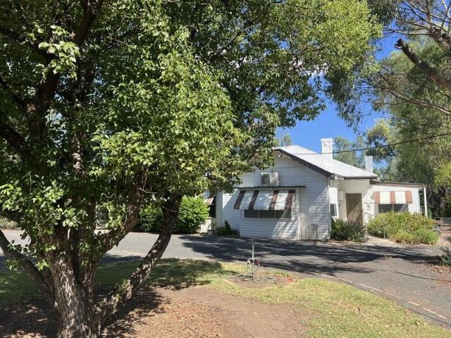 Large Weatherboard Home on 2,030 Square Metres