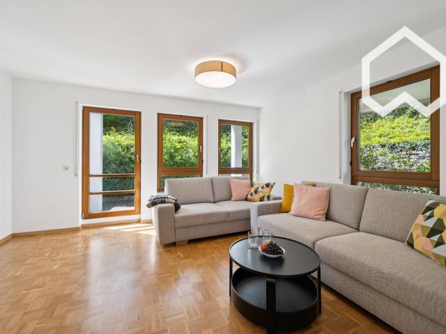 Large and attractive apartment in the center of Stuttgart, yet quiet 1 km from Milaneo