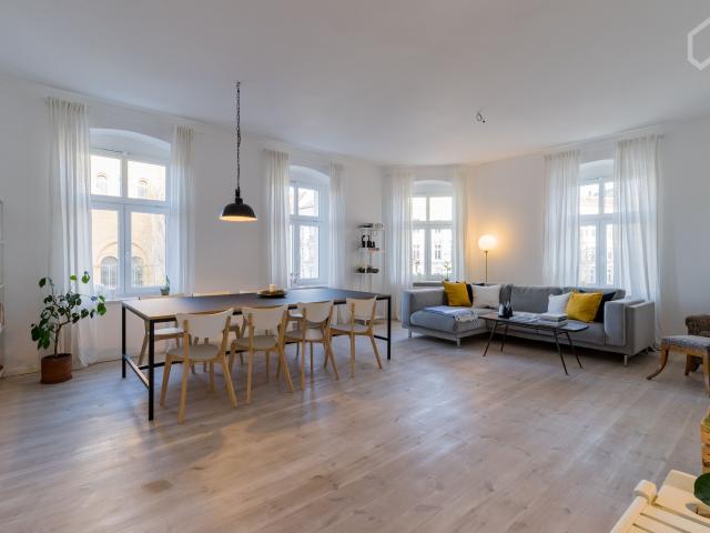 Large and bright old building apartment in Prenzlauer Berg Berlin