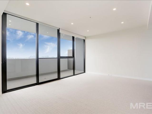 Large and light filled apartment that really hits 'The Marque!'