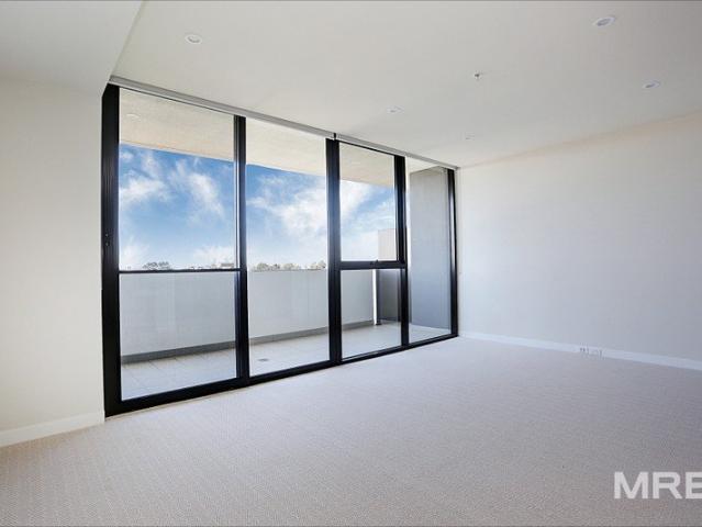 Large and light filled apartment that really hits the marque