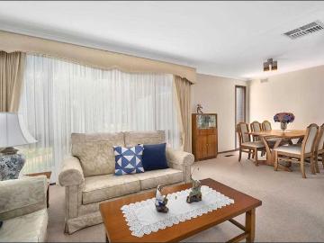 LARGE AND SPACIOUS FAMILY HOME!