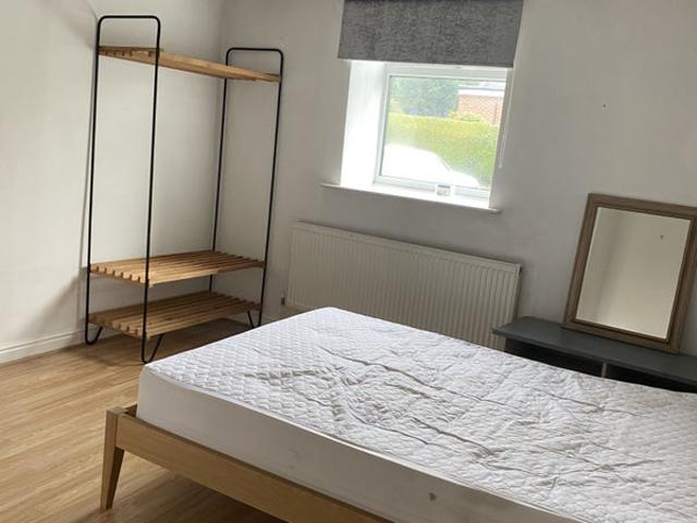Large Studio Apartment Ashgate Road
