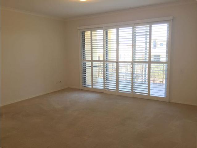 Large Apartment in Resort Style Complex