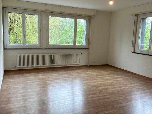 Large apartment near amenities
