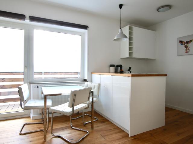 Large apartment with balcony at Rathenauplatz