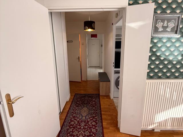 Large apartment + Parking in Paris Massy