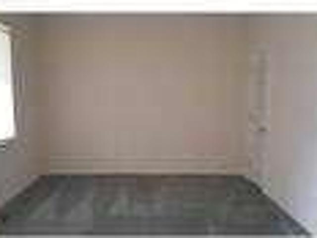 Large Beautiful Home With Lawn Care Included