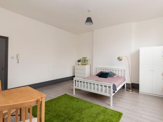 ‼️ Large Bedsit | All Bills | Private Kitchen ‼️