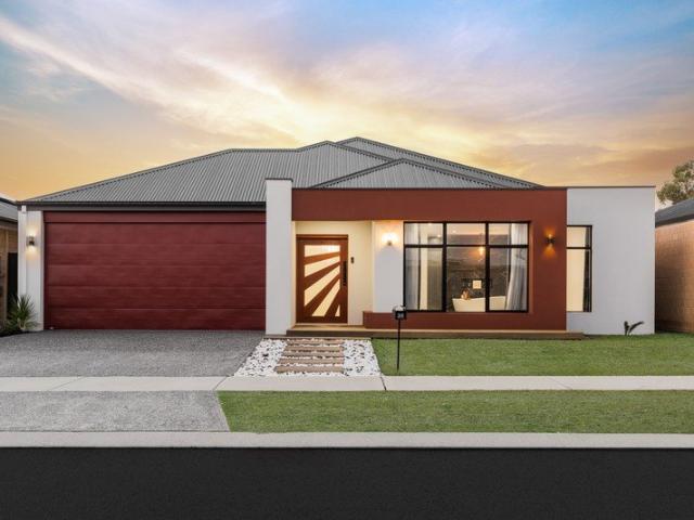 Large block and premium home in Darling Downs