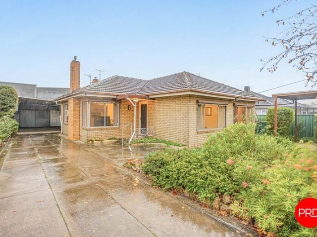 Large Block Close to Shopping Centres