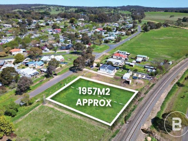 LARGE BLOCK OF LAND IN PRIME BEAUFORT LOCATION
