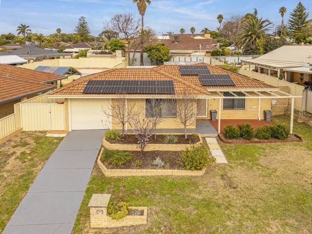 Large block on a quiet street in the Candlewood pocket of Joondalup R20/R60
