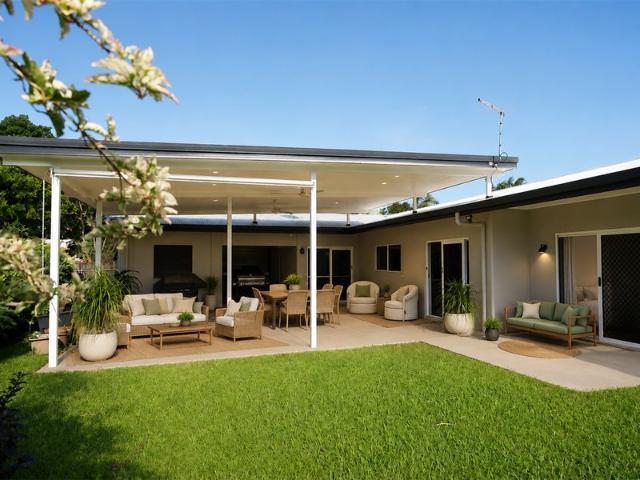 Large Block, Shed & Side Access The Complete Package!