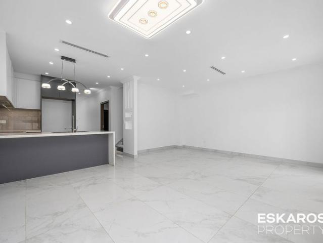 Large Brand New 4 Bedroom Street Front Townhouse