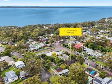 Large Brick & Tile Home Dual Street Access Approximately 664sqm