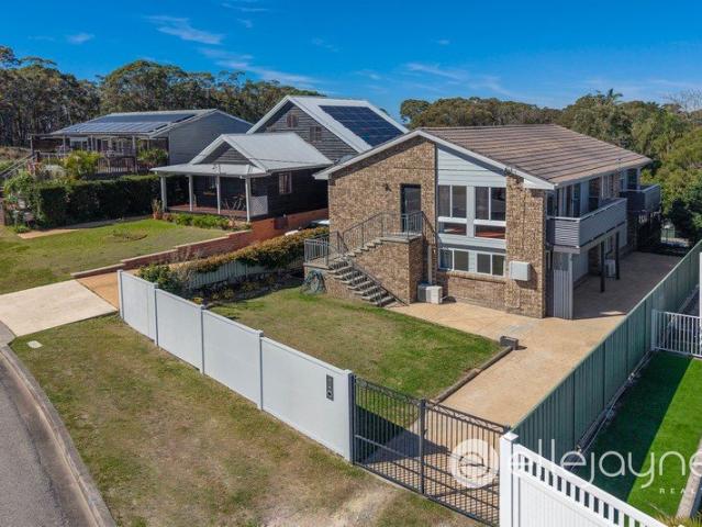 LARGE BRICK AND TILE HOME WITH POOL, LARGE ENTERTAINING AREA AND DUAL OCCUPANCY POTENTIAL MIRRABOOKA