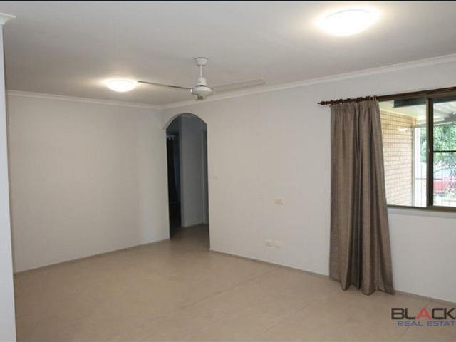 Large Brick Family Home, Walk to the Base Hospital