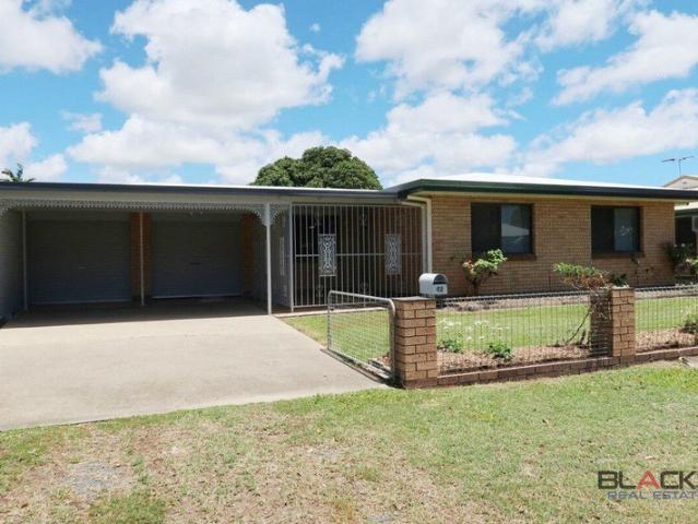 Large Brick Family Home, Walk to the Base Hospital