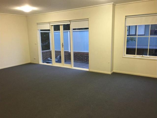 Large Bright 2 Bedroom Apartment