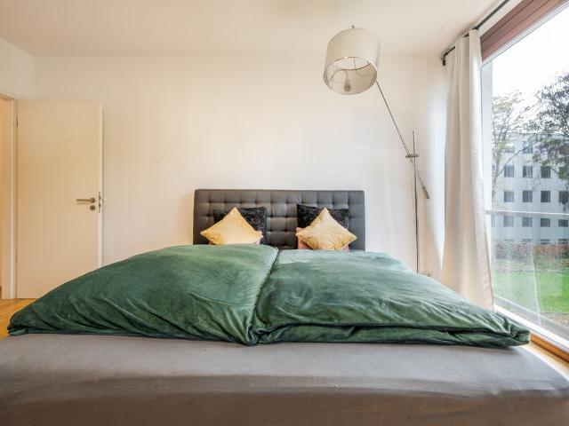 Large & bright 2 room apartment in the zoo district of Düsseldorf, Dusseldorf Amsterdam Apartments for Rent