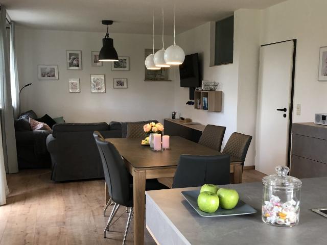 Large, bright apartment with 3 bedrooms and garden