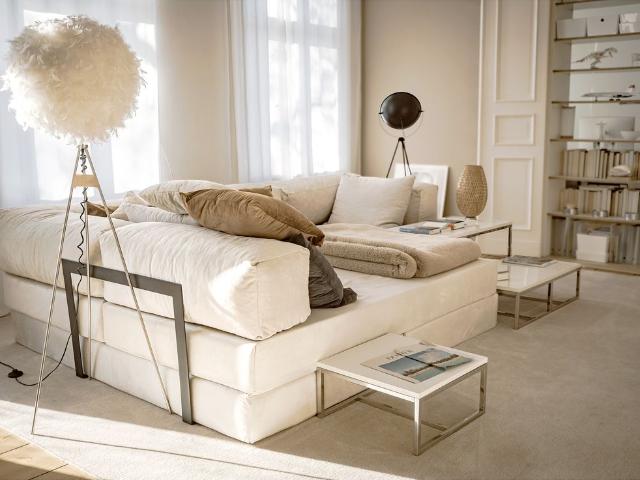 Large bright balcony apartment with park view in Kreuzberg, Berlin Amsterdam Apartments for Rent