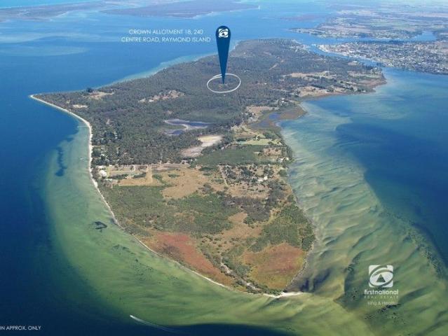 LARGE BUSH ALLOTMENT IN THE HEART OF RAYMOND ISLAND