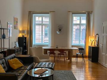 Large Central Apartment with children's room