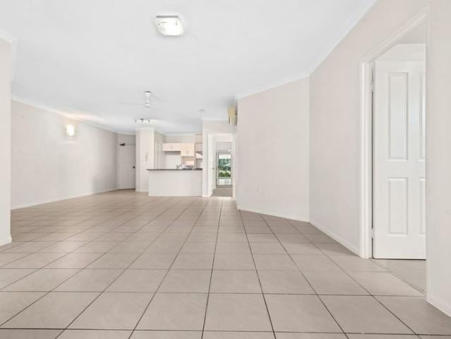 Large, Centrally Located Apartment in Cairns City