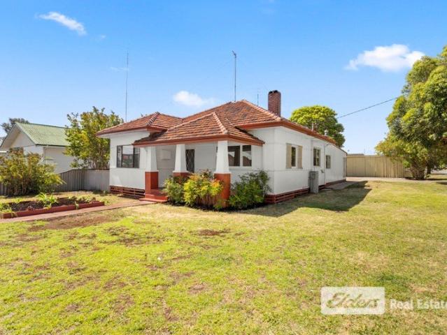 LARGE CHARACTER HOME IN HARVEY