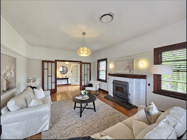 LARGE CHARMING HOME