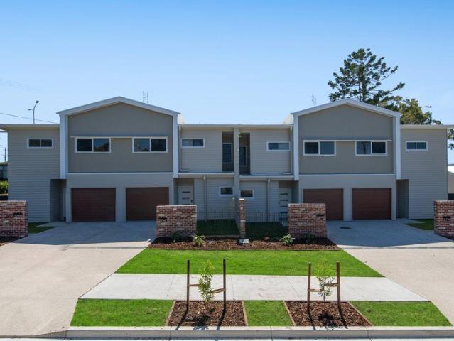 Large Contemporary Townhouse Living in a Boutique Maroochydore Setting