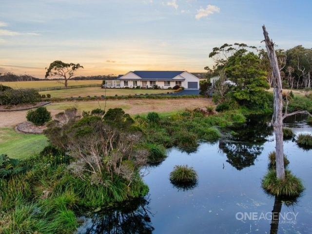Large Coastal Landholding Featuring a Stunning Residence & Excellent Infrastructure