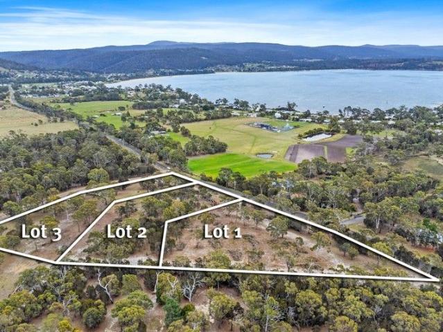 Large coastal retreat lifestyle land