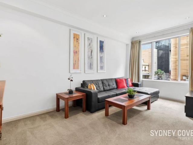 LARGE CORNER APARTMENT | Furnished