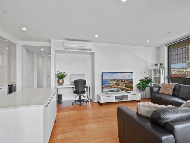 Large Corner Apartment Living at Newcastle's Front Door