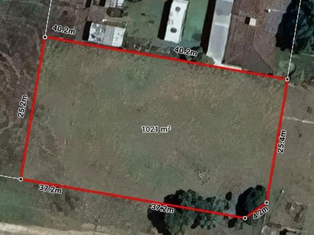 Large corner block ready for development