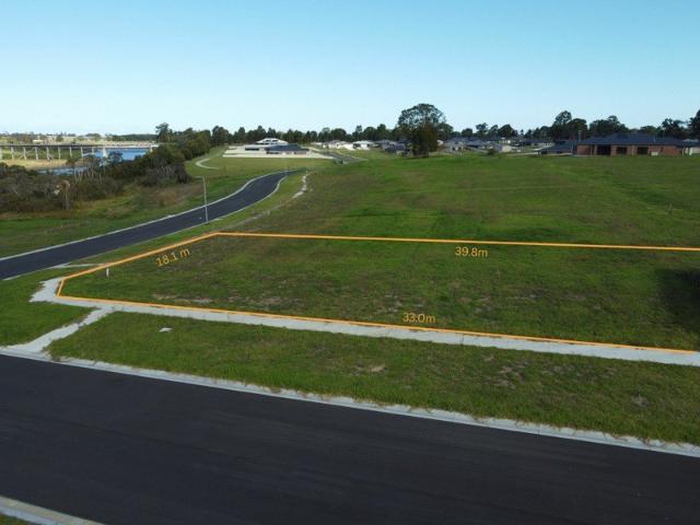 LARGE CORNER BLOCK WITH VIEWS TO THE BRIDGE