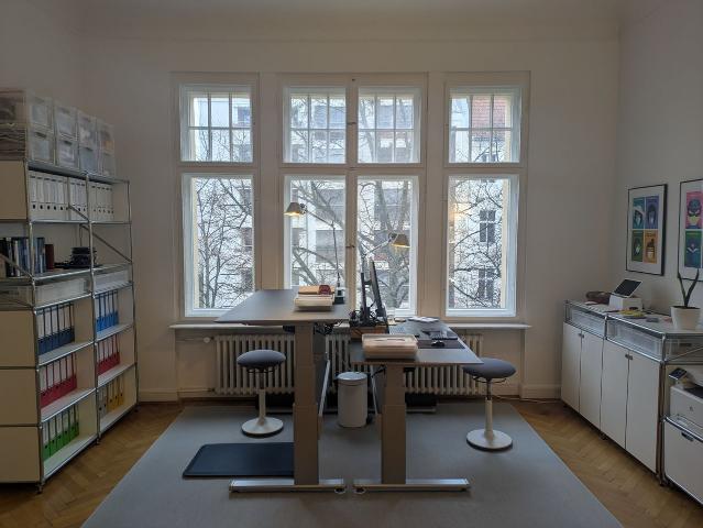 Large Classic Fully Furnished 3BR Apartment, Berlin Amsterdam Apartments for Rent
