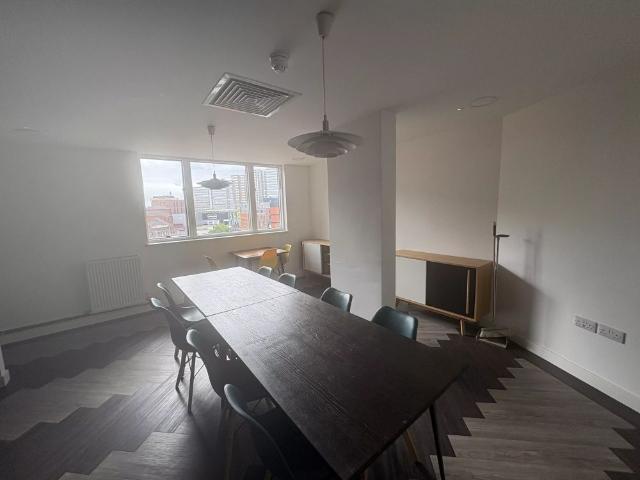 Large Classic Studio