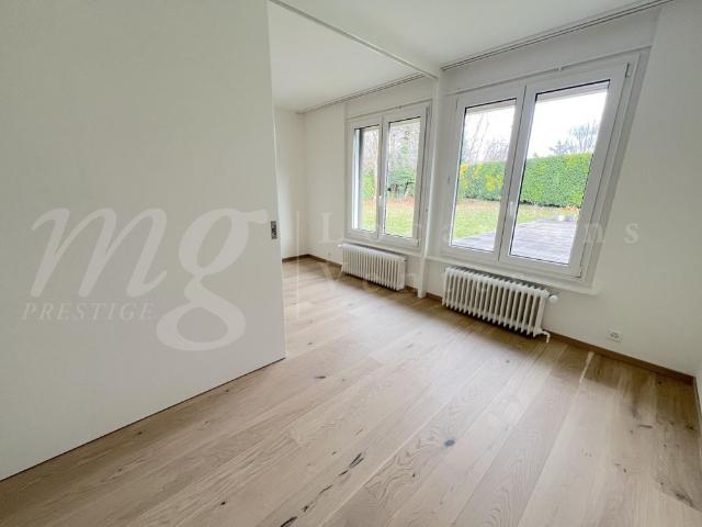 LARGE DETACHED HOUSE OF 8 ROOMS VERY BEAUTIFUL FENCED GARDEN WITH NEW SWIMMING POOL