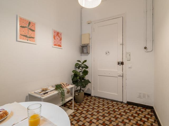 Large double bedroom near Universitat Pompeu Fabra