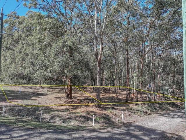 LARGE DOUBLE BLOCK IN A QUIET AREA!